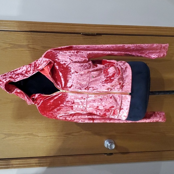 Fabletics nwt strawberry crushed velour zip up hoodie - Picture 1 of 8